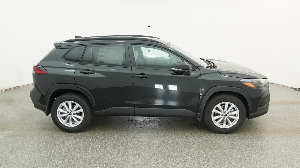 2026 Toyota Corolla Cross LE photo 25