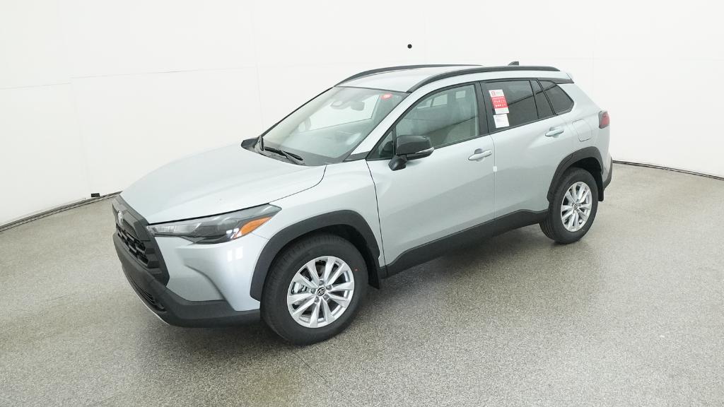 2026 Toyota Corolla Cross LE's photo
