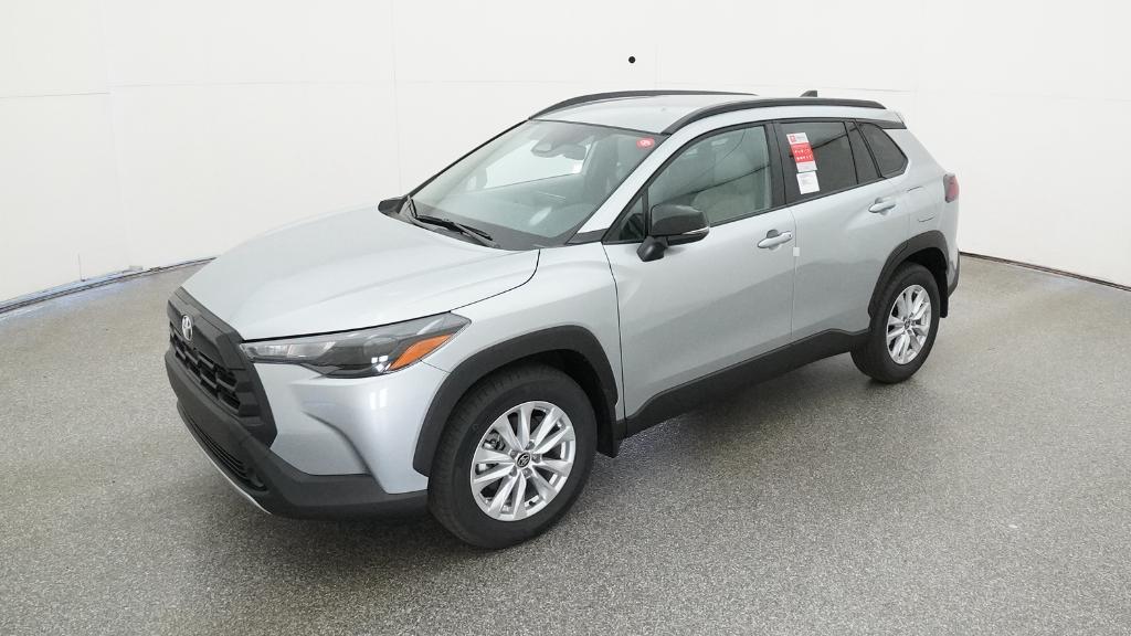 2026 Toyota Corolla Cross LE's photo