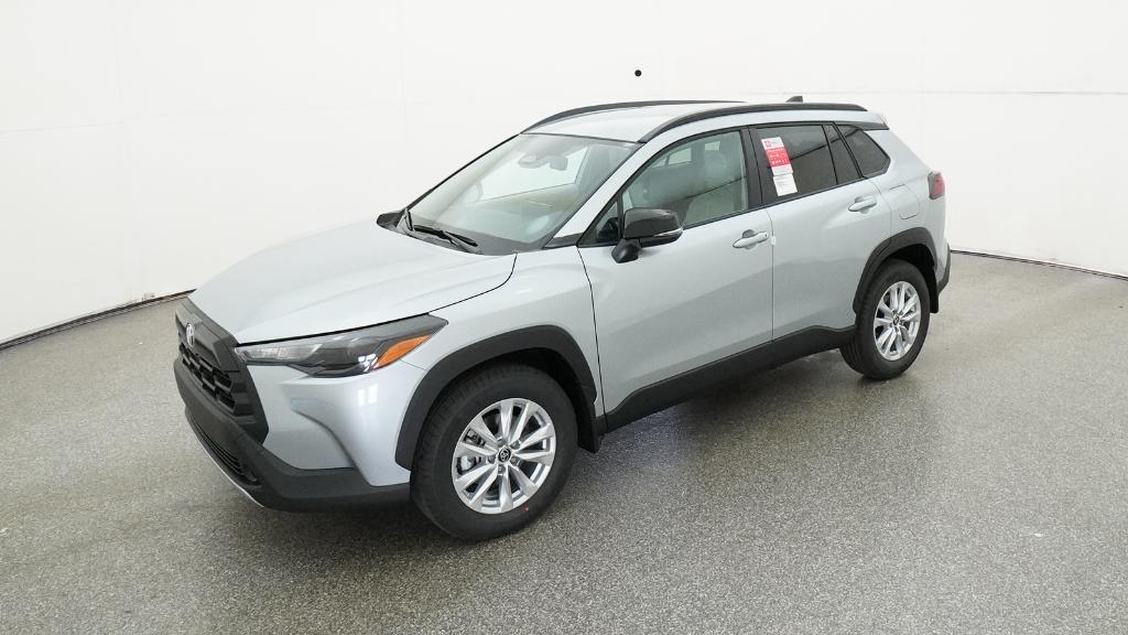 2026 Toyota Corolla Cross LE's photo