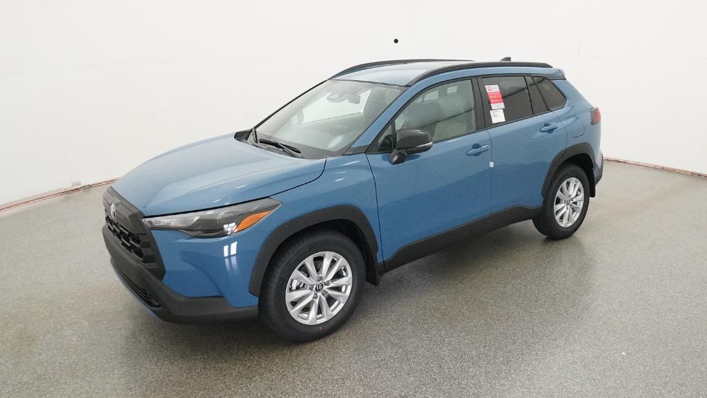 2026 Toyota Corolla Cross LE's photo