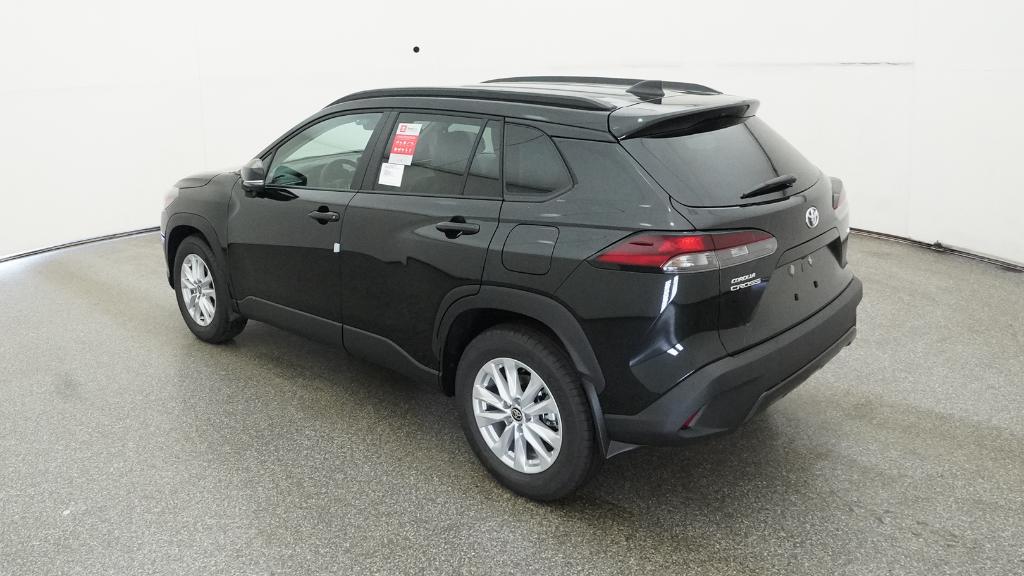 2026 Toyota Corolla Cross LE photo 2