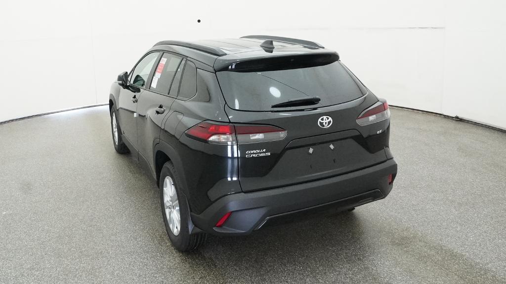 2026 Toyota Corolla Cross LE photo 3