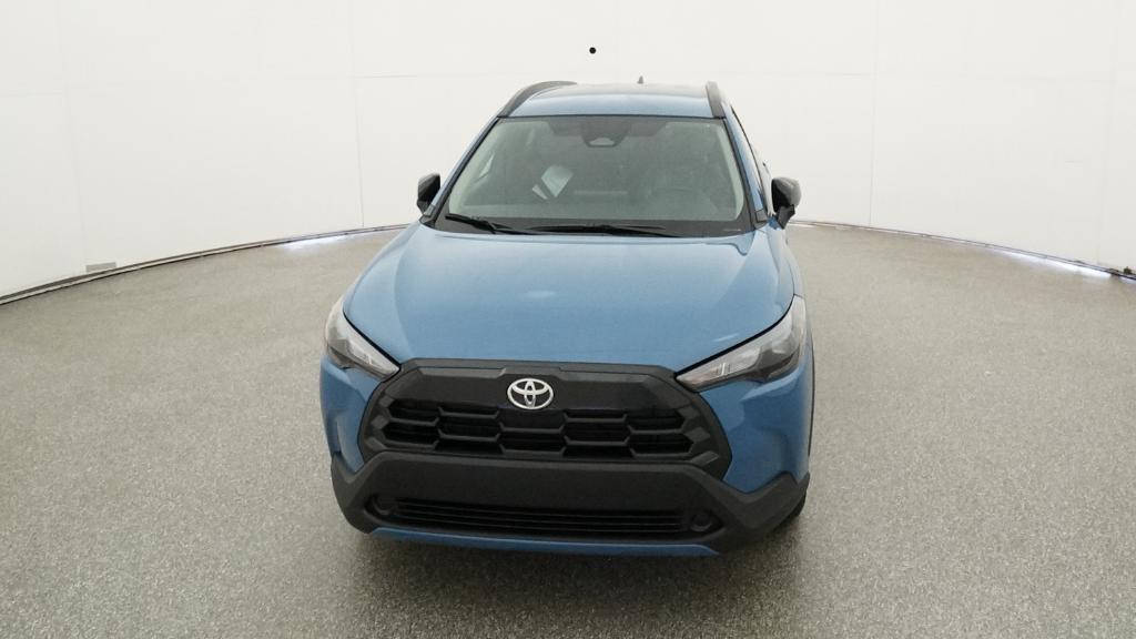 2026 Toyota Corolla Cross LE photo 2