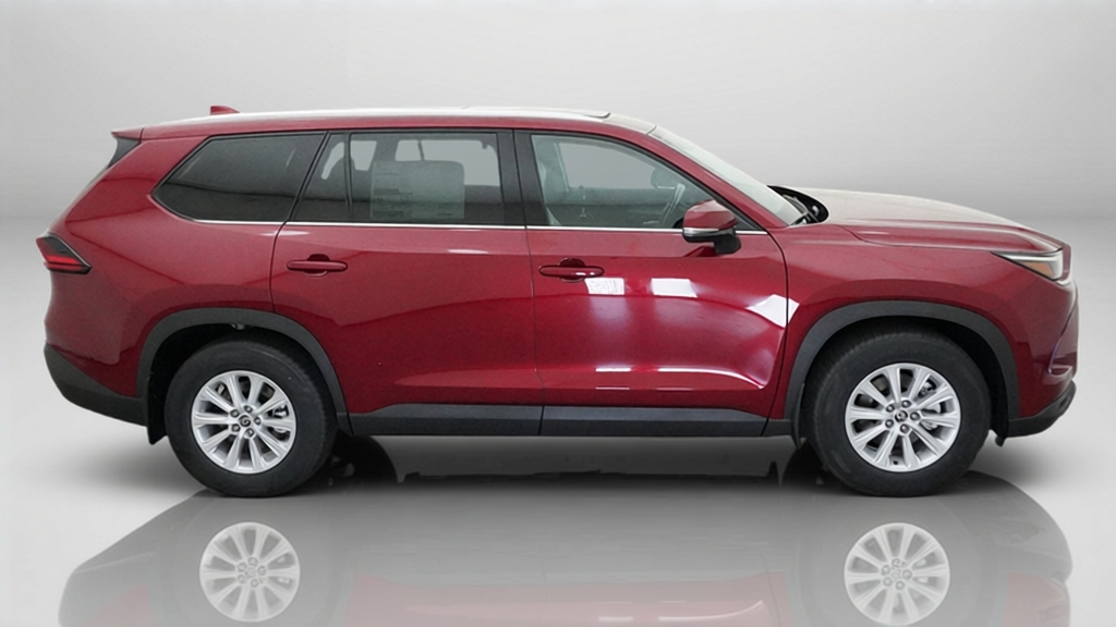 New 2026 Ruby Flare Pearl <sup>1</sup> Toyota  XLE image 38