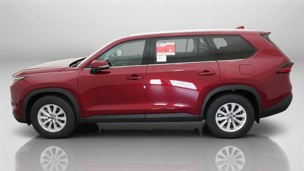 New 2026 Ruby Flare Pearl <sup>1</sup> Toyota  XLE image 33