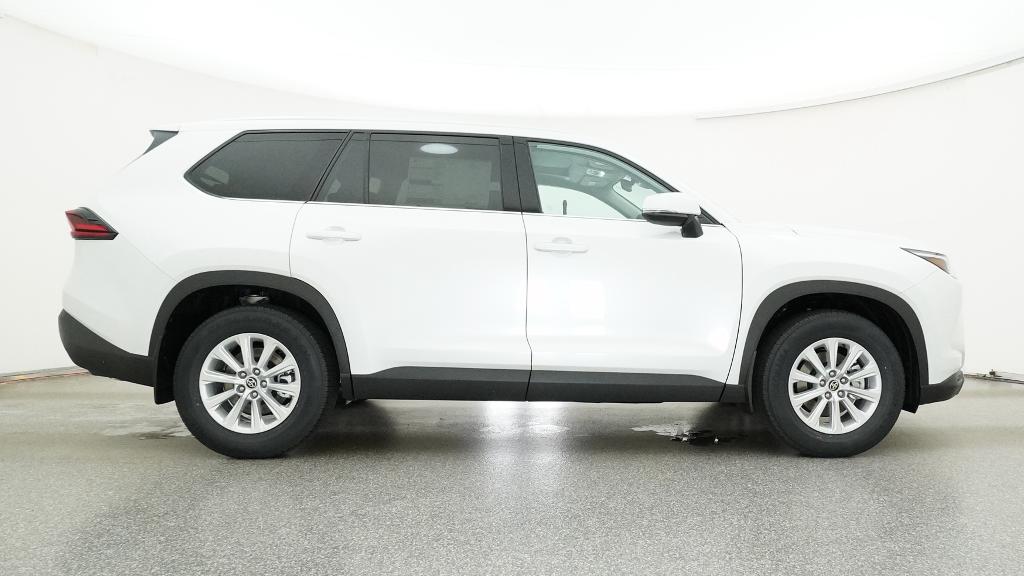 New 2026 Wind Chill Pearl <sup>1</sup> Toyota  XLE image 34