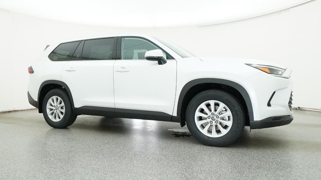 New 2026 Wind Chill Pearl <sup>1</sup> Toyota  XLE image 32