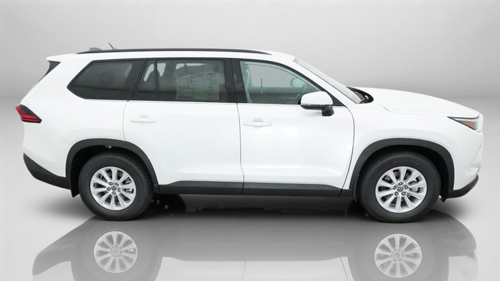 2026 Toyota Grand Highlander XLE SUV Slide 12