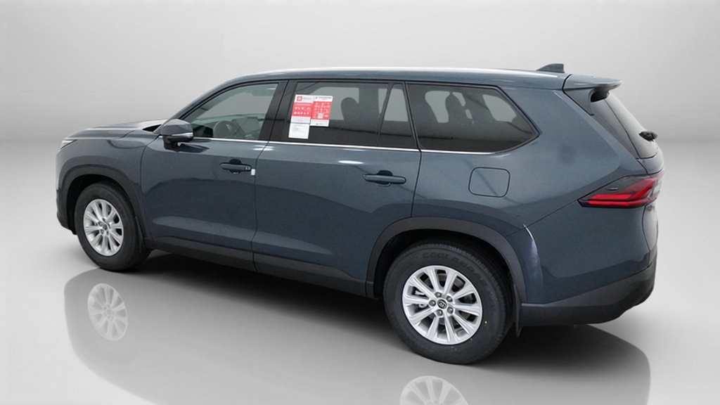 2026 Toyota Grand Highlander XLE SUV Slide 5