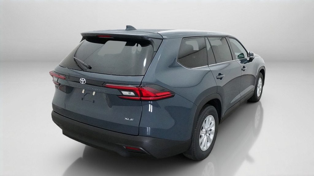 2026 Toyota Grand Highlander XLE SUV Slide 9
