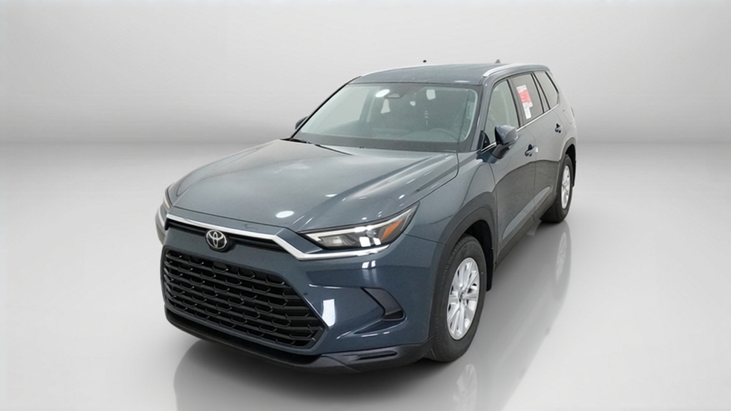 2026 Toyota Grand Highlander XLE SUV Slide 2