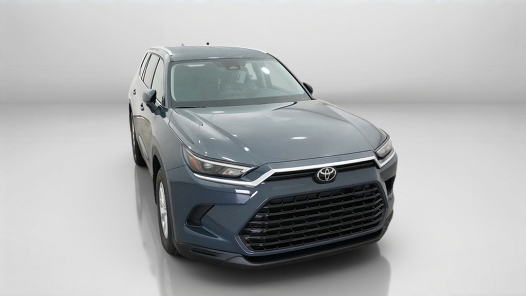 2026 Toyota Grand Highlander XLE SUV Slide 15