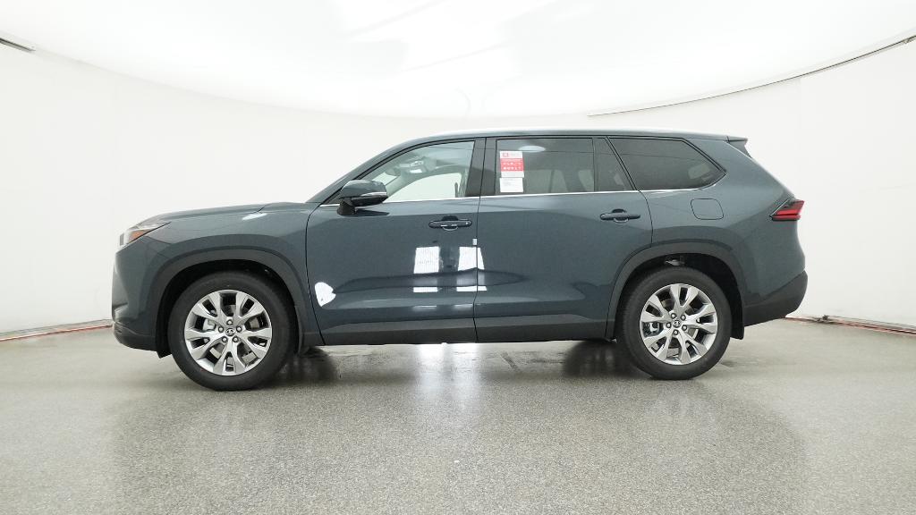 2026 Toyota Grand Highlander Limited photo 3