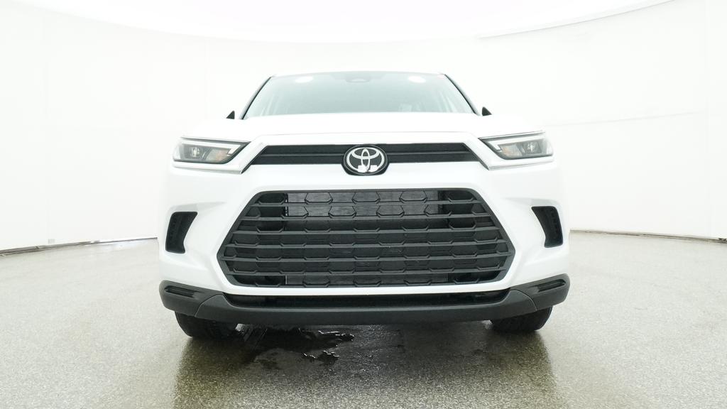 2026 Toyota Grand Highlander LE SUV Slide 16
