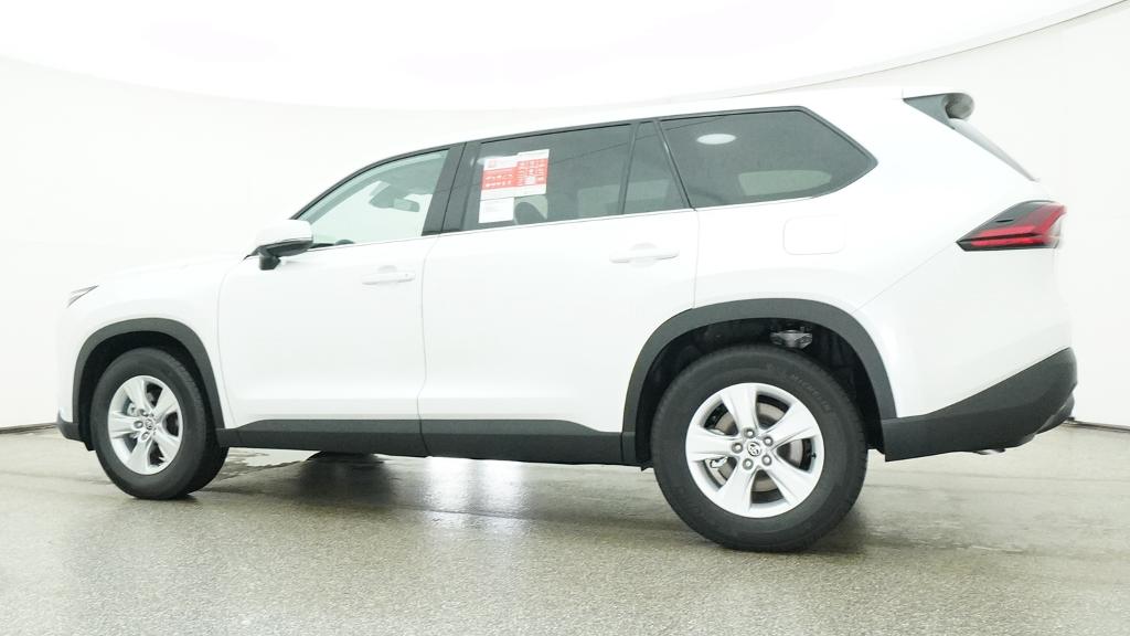 2026 Toyota Grand Highlander LE SUV Slide 21