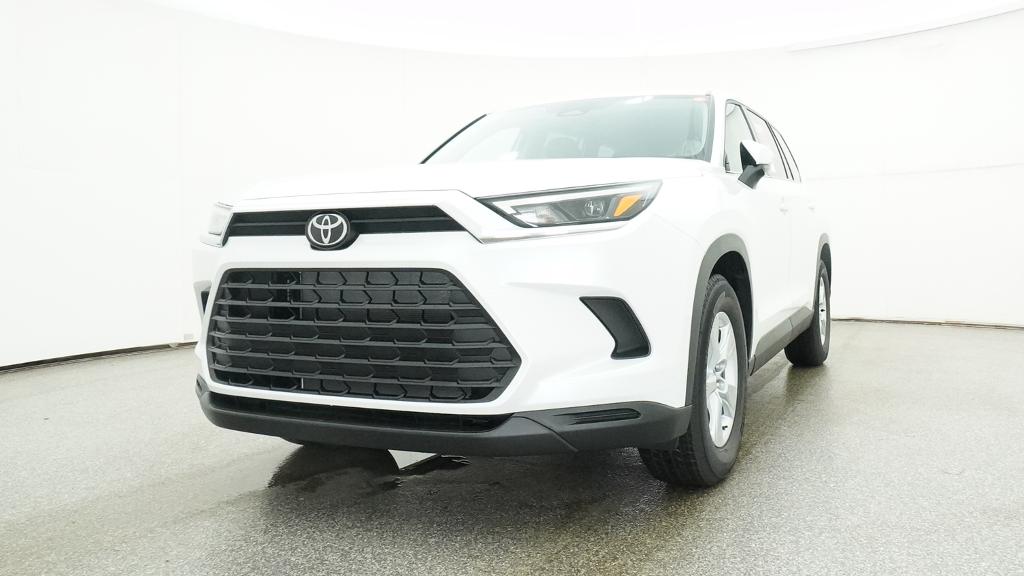 2026 Toyota Grand Highlander LE SUV Slide 17