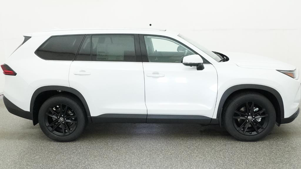 New 2026 Wind Chill Pearl <sup>1</sup> Toyota  Platinum image 35