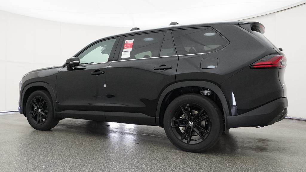 New 2026 Midnight Black Metallic Toyota  Platinum image 5