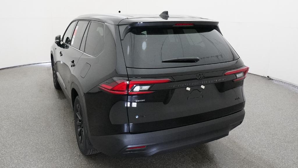 New Midnight Black Metallic 2026 Toyota XLE for Sale in Holiday