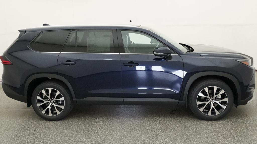 New 2026 Toyota Grand Highlander Hybrid SUV