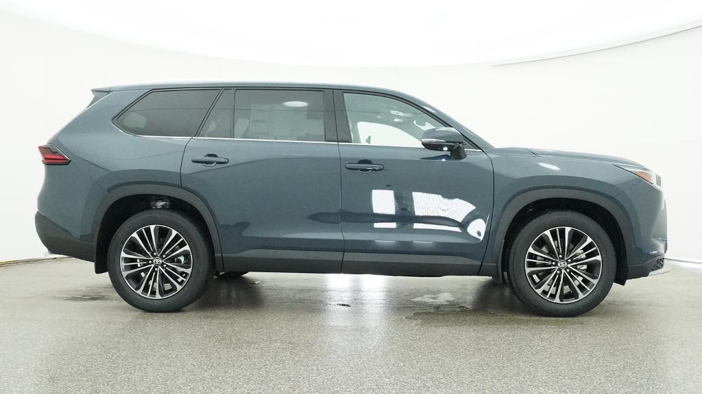 New 2026 Toyota Grand Highlander Hybrid SUV