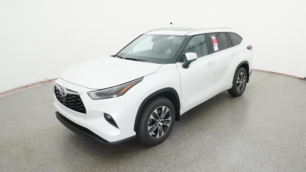 2026 Toyota Highlander XLE's photo