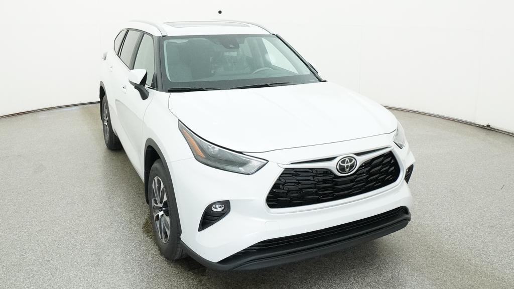 New 2026 Wind Chill Pearl <sup>1</sup> Toyota  XLE image 8