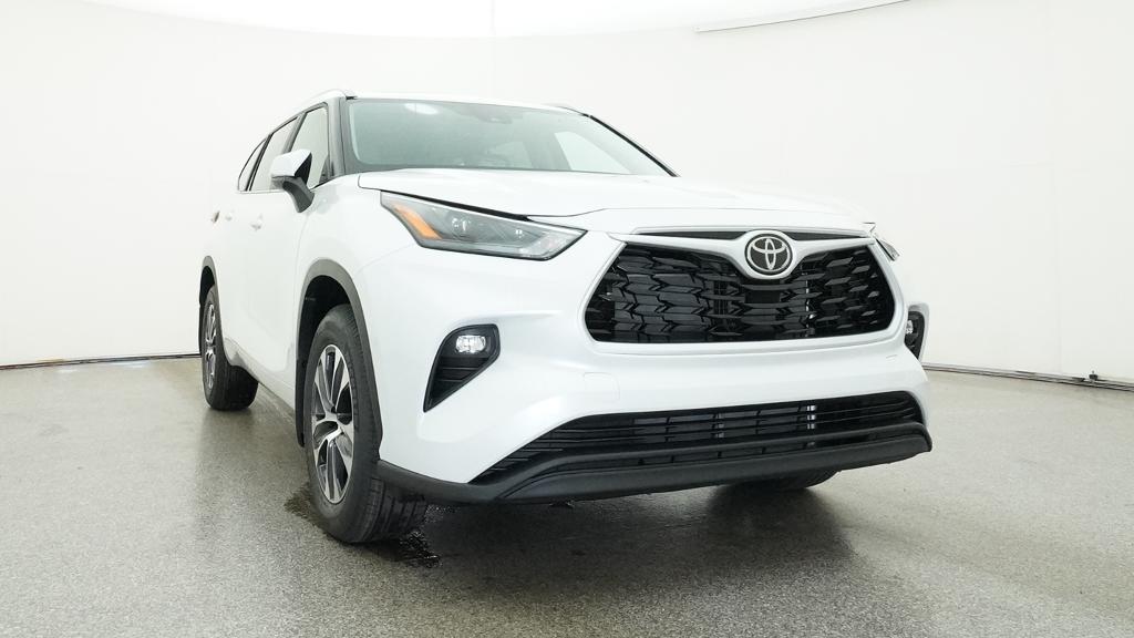 New 2026 Wind Chill Pearl <sup>1</sup> Toyota  XLE image 7