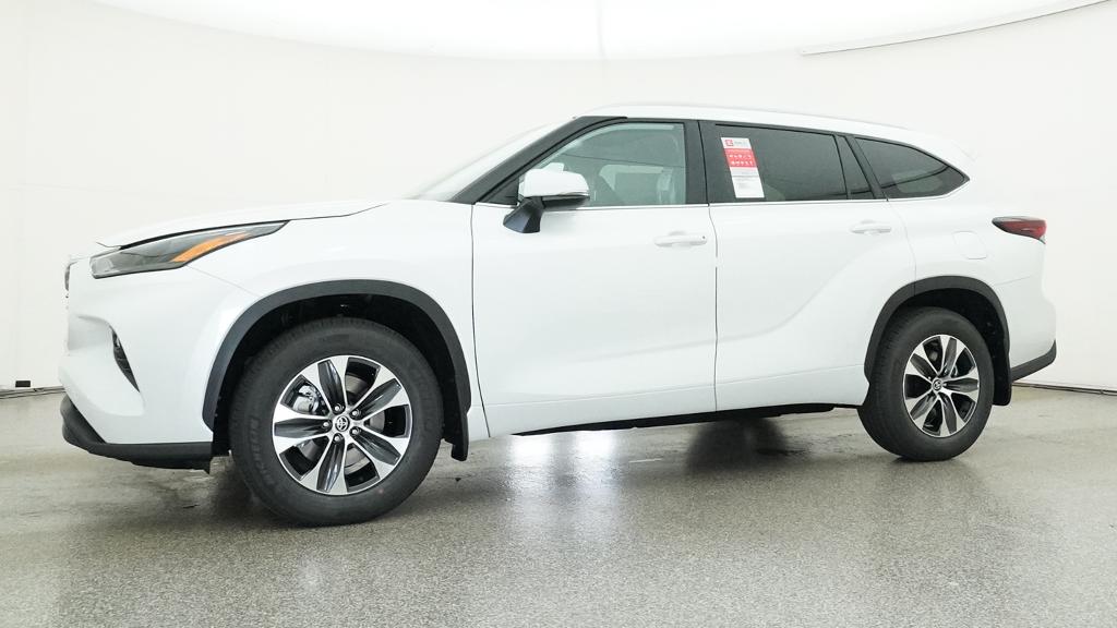 New 2026 Wind Chill Pearl <sup>1</sup> Toyota  XLE image 4