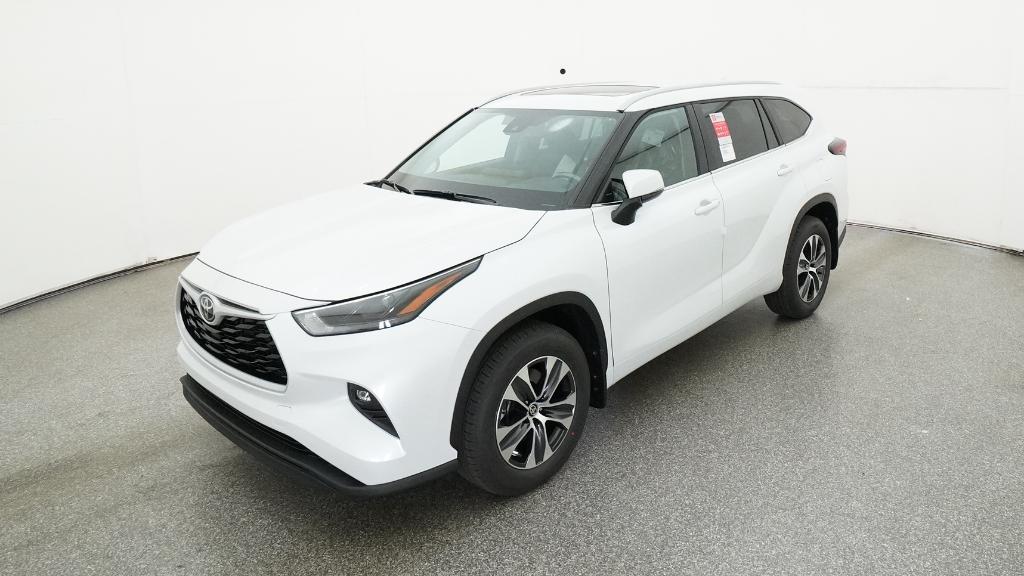2026 Toyota Highlander XLE's photo