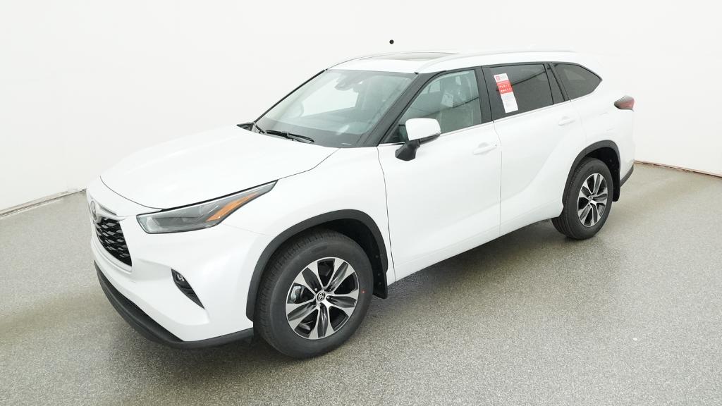 2026 Toyota Highlander XLE AWD's photo
