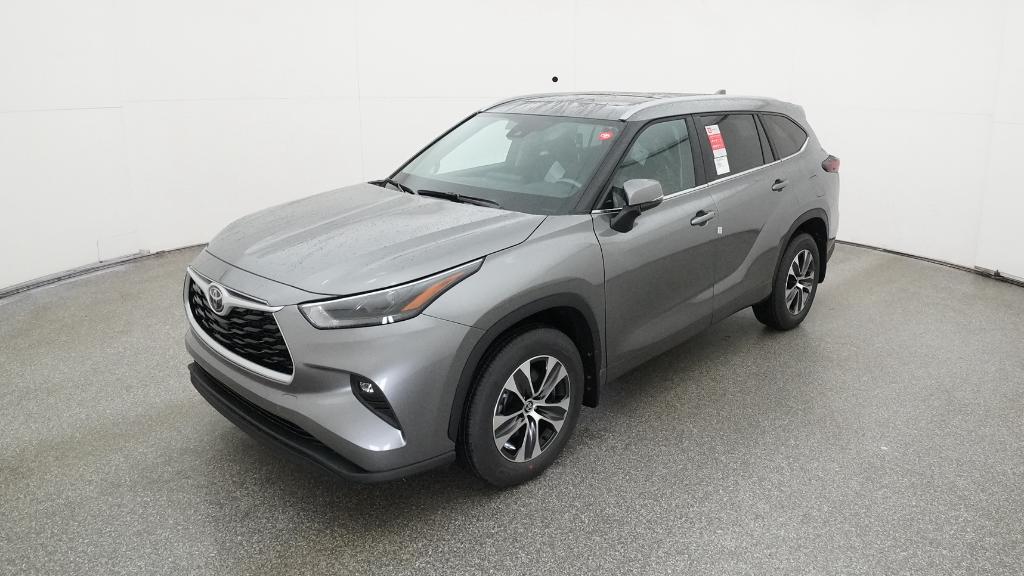 2026 Toyota Highlander XLE's photo