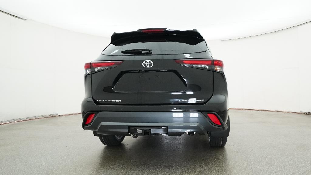 2026 Toyota Highlander Limited photo 2