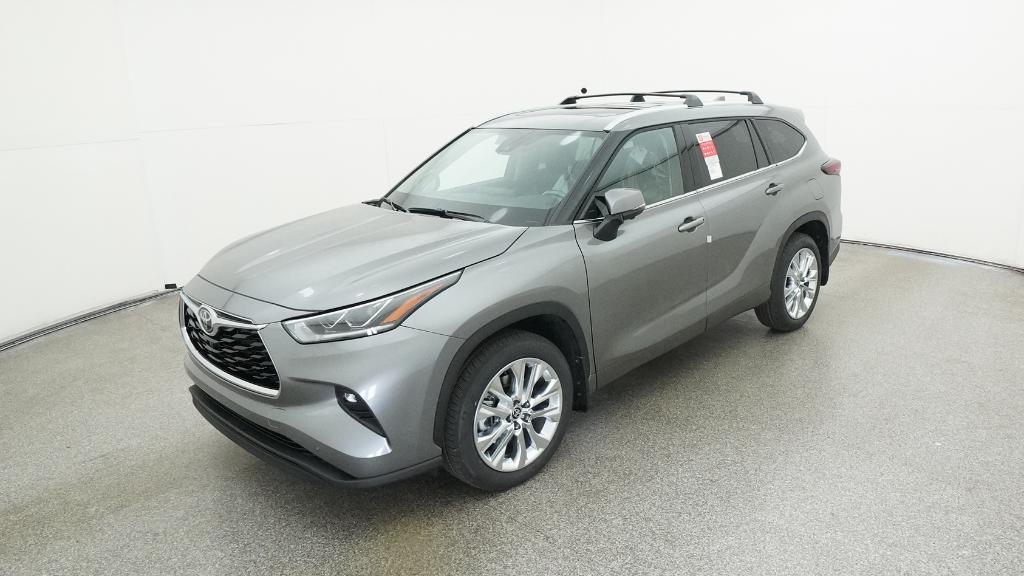 2026 Toyota Highlander Limited's photo