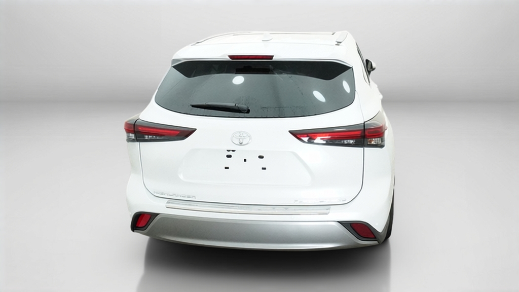 New 2026 Wind Chill Pearl Toyota Platinum image 32