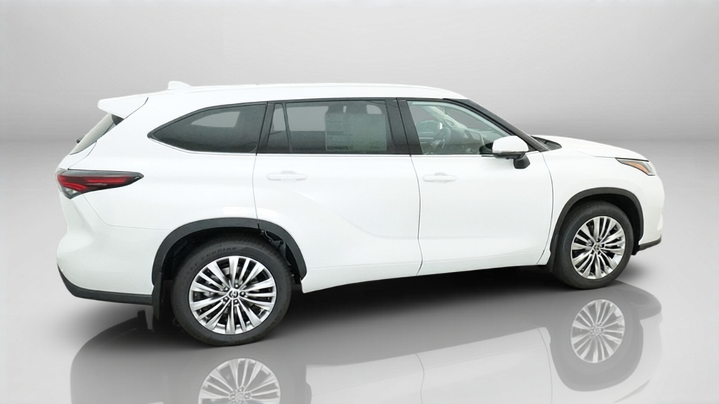 New 2026 Wind Chill Pearl Toyota Platinum image 28