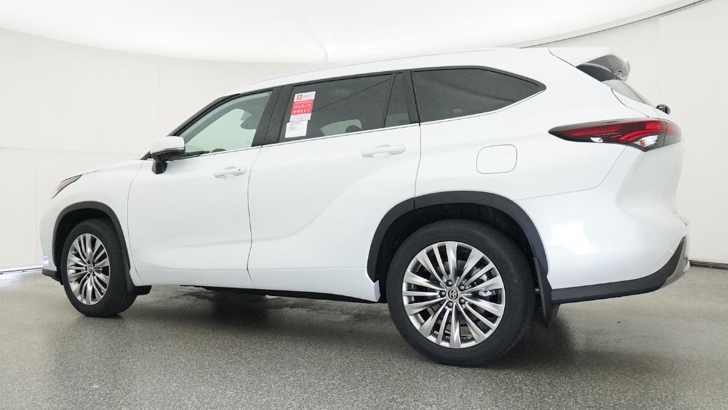 New 2026 Wind Chill Pearl <sup>1</sup> Toyota  Platinum image 10