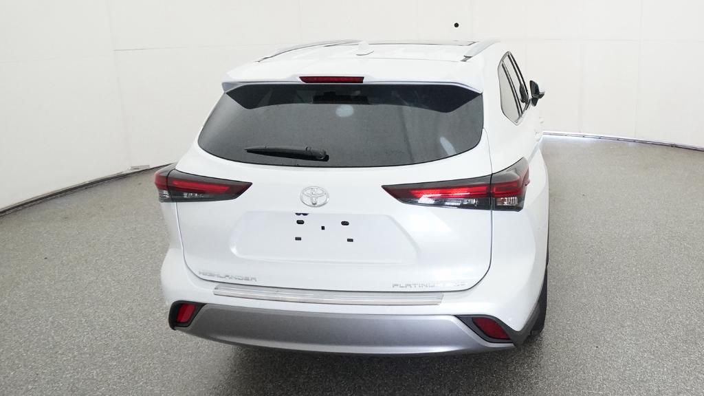 New 2026 Wind Chill Pearl <sup>1</sup> Toyota  Platinum image 5