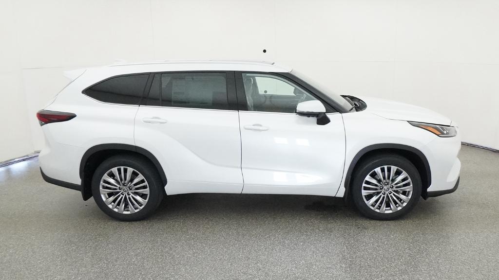 New 2026 Wind Chill Pearl <sup>1</sup> Toyota  Platinum image 3