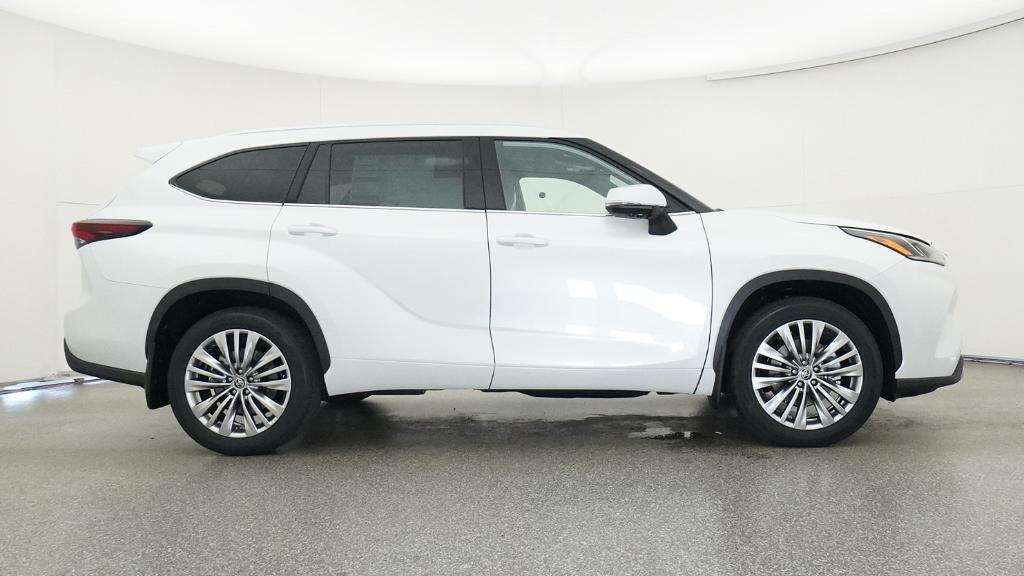 New 2026 Wind Chill Pearl <sup>1</sup> Toyota  Platinum image 6