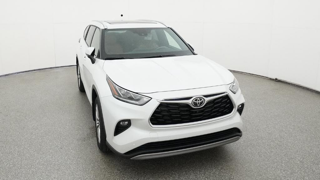 New 2026 Wind Chill Pearl <sup>1</sup> Toyota  Platinum image 16