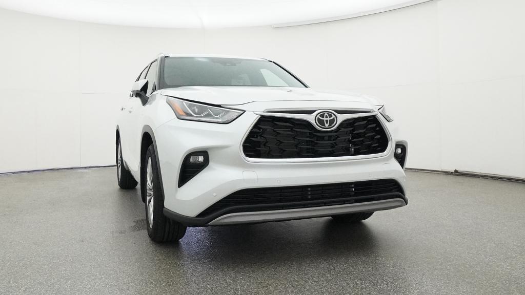 New 2026 Wind Chill Pearl <sup>1</sup> Toyota  Platinum image 14