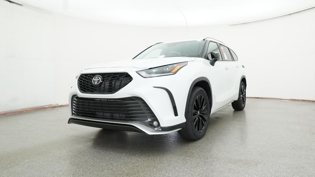 2025 Toyota Highlander XSE photo 3