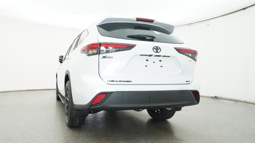 New 2026 Toyota Highlander Hybrid SUV