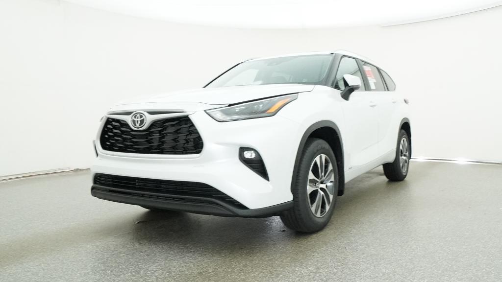 New 2026 Wind Chill Pearl Toyota Hybrid XLE image 19