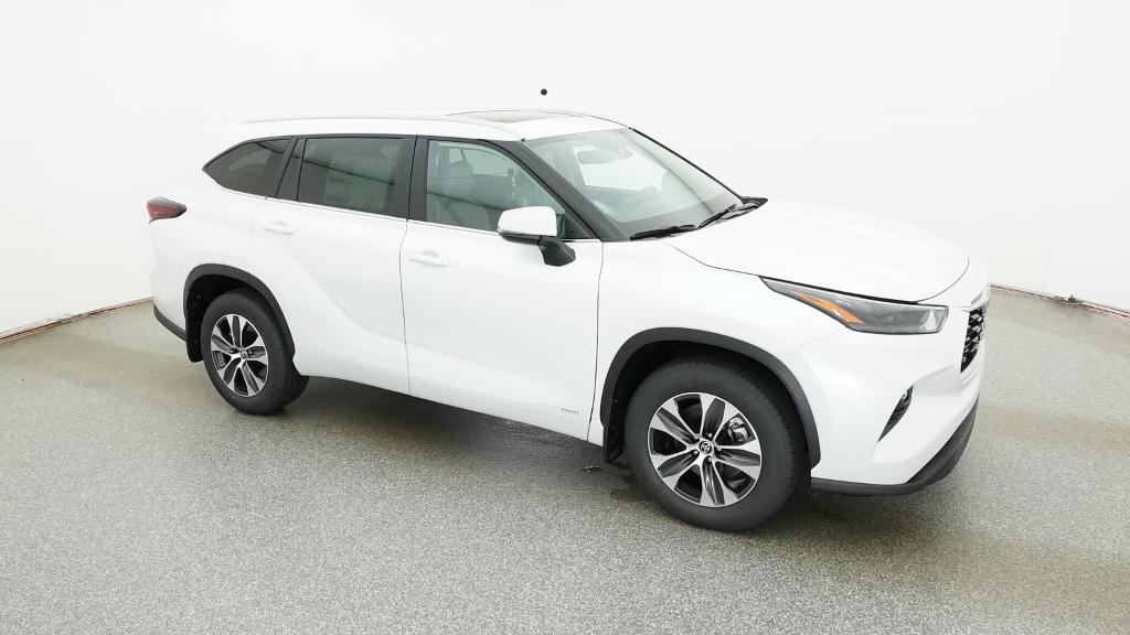 New 2026 Wind Chill Pearl Toyota Hybrid XLE image 12