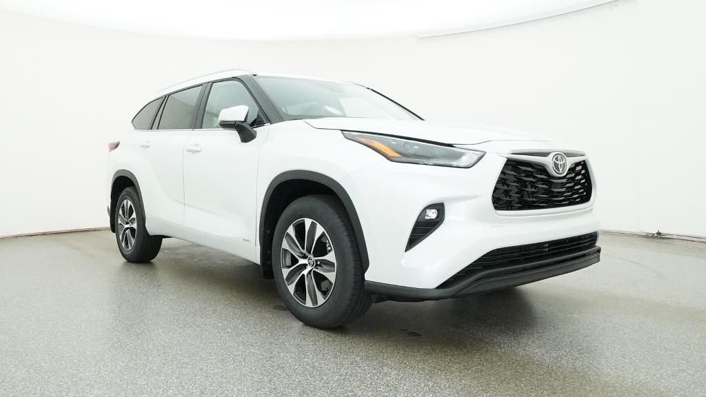 New 2026 Wind Chill Pearl Toyota Hybrid XLE image 9