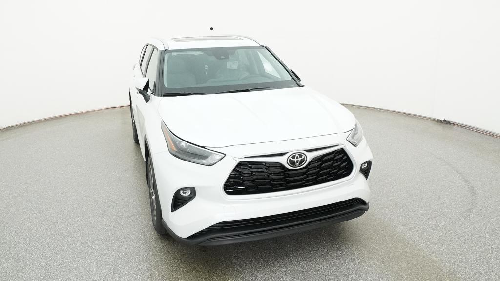 New 2026 Wind Chill Pearl Toyota Hybrid XLE image 8