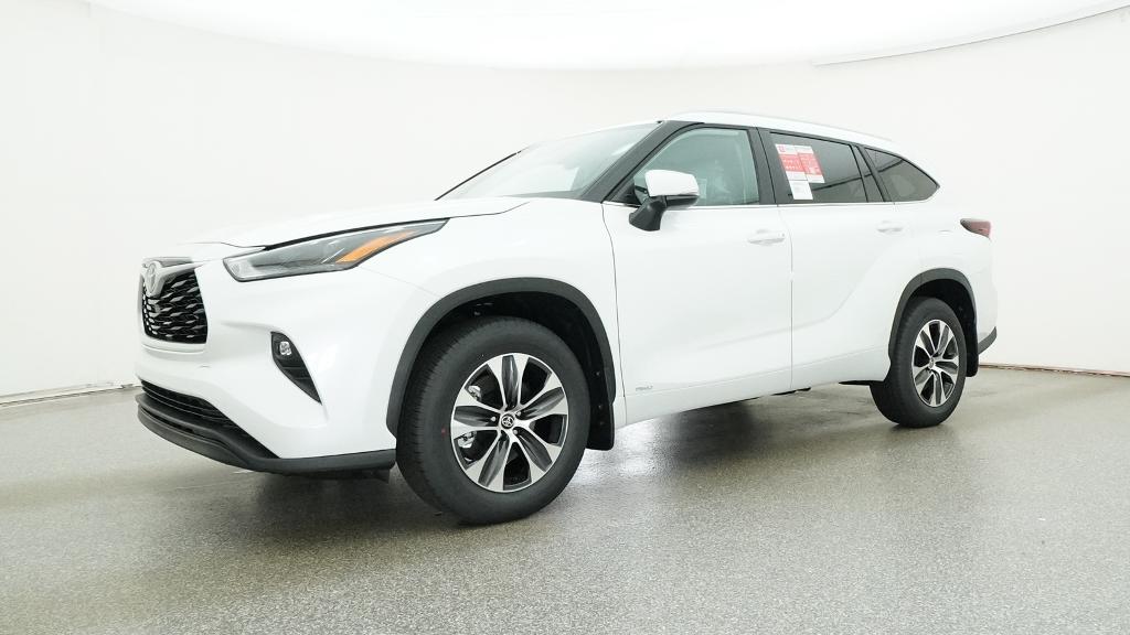 New 2026 Wind Chill Pearl Toyota Hybrid XLE image 6